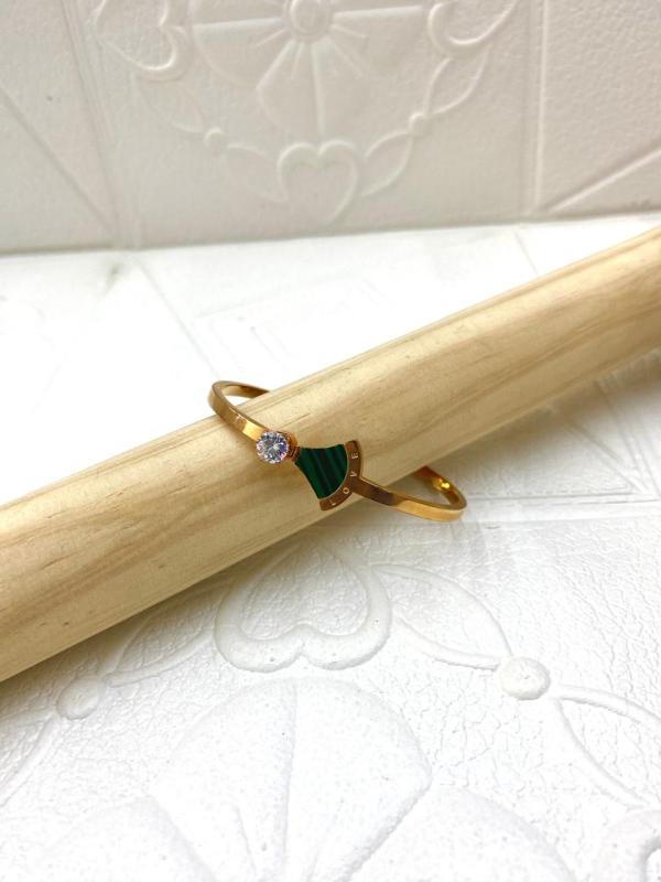 PULSERA  DE ACERO RIGIDA ORO ROSA DISE&Ntilde;O PERLA/LOVE VERDE