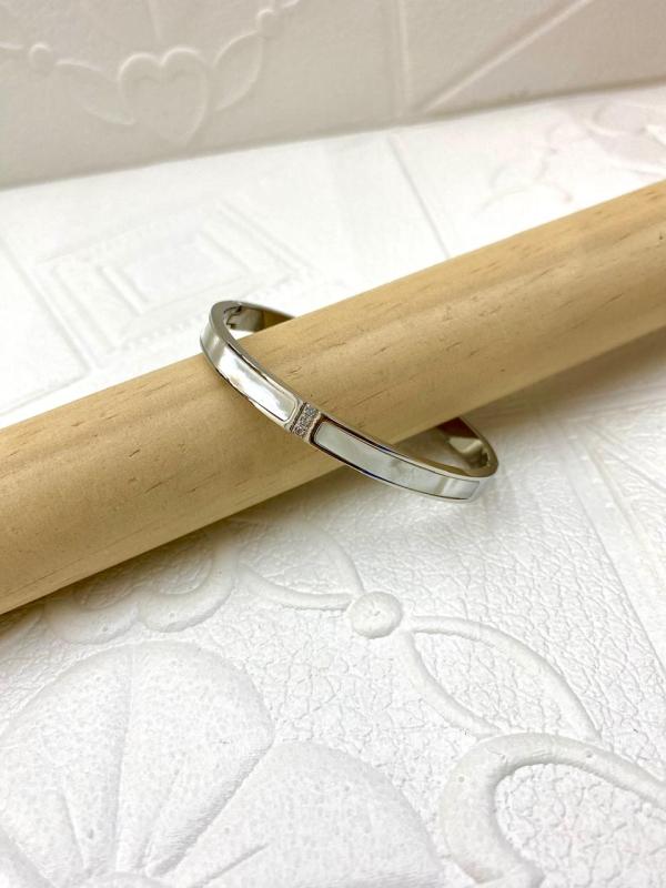 PULSERA DE ACERO RIGIDA DISE&Ntilde;O  BLANCO PLATEADO