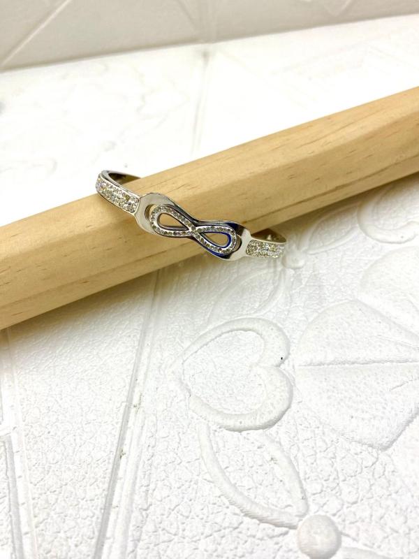 PULSERA DE ACERO RIGIDA TIFFANNY DISE&Ntilde;O LAZO PERLAS PLATEADO