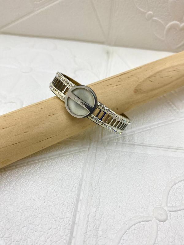 PULSERA DE ACERO RIGIDA CARTIER DISE&Ntilde;O CIRCULO CON PERLAS PLATEADO
