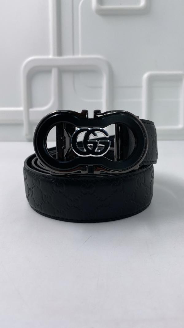 FAJA  NEGRA  MARCA GUCCI HEBILLA INICIALES GG ESTAMPADO GRANDE