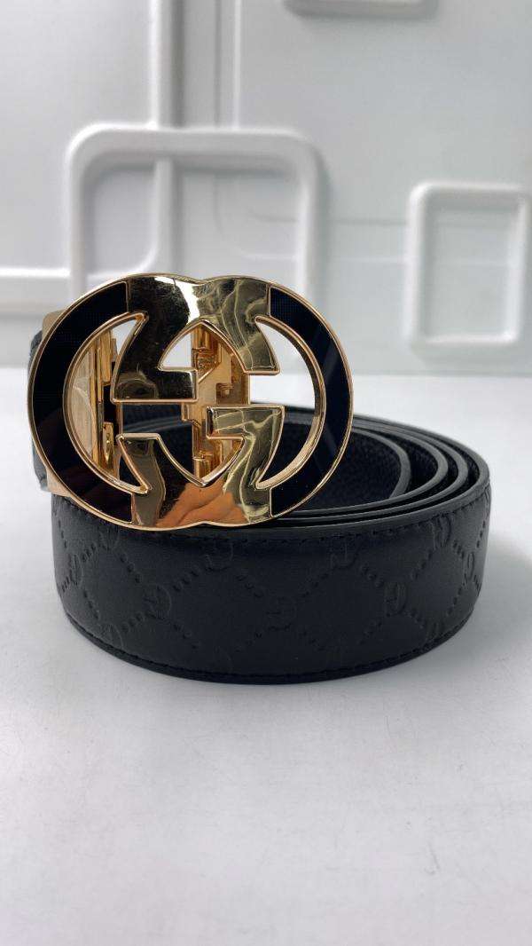FAJA NEGRO/LABRADA MARCA GUCCI HEBILLA DORADA/NEGRA GG ESTAMPADO GRANDE