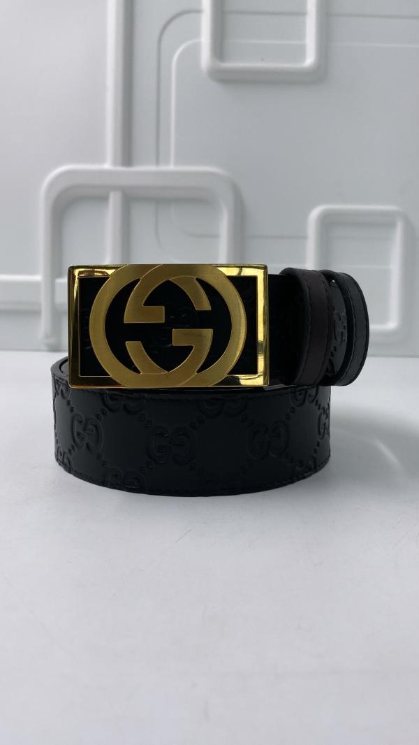 FAJA MARCA GUCCI HEBILLA DORADA INICIALES GG RECTANGULAR ESTAMPADO GG/ MEDIANO
