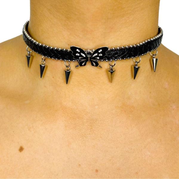 GARGANTILLA CUERO DISE&Ntilde;O MARIPOSA Y SPIKED