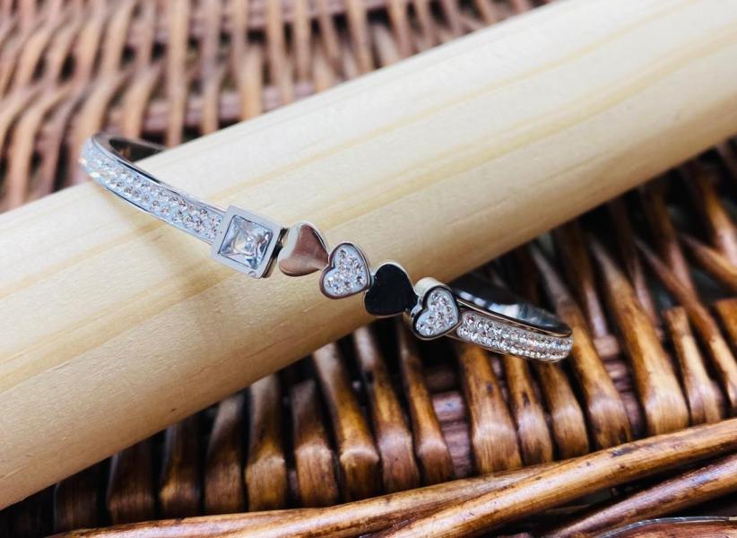 BRAZALETE RIGIDO PLATEADO MODELO T000723933