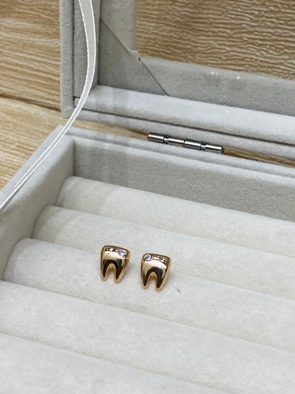 ARETES DORADOS DISE&Ntilde;O MUELITA MODELO X000456708