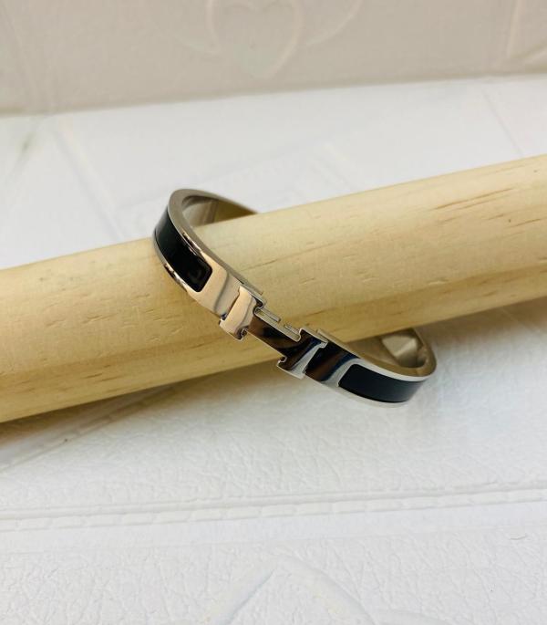 PULSERA DE ACERO RIGIDA HERMES DISE&Ntilde;O H PLATEADO