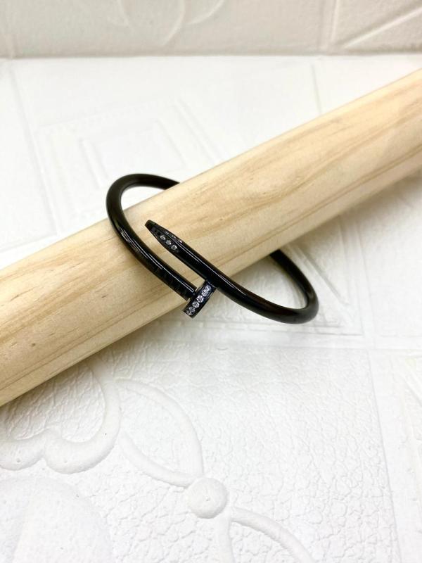 PULSERA DE ACERO RIGIDA CARTIER DISE&Ntilde;O CLAVO NEGRO