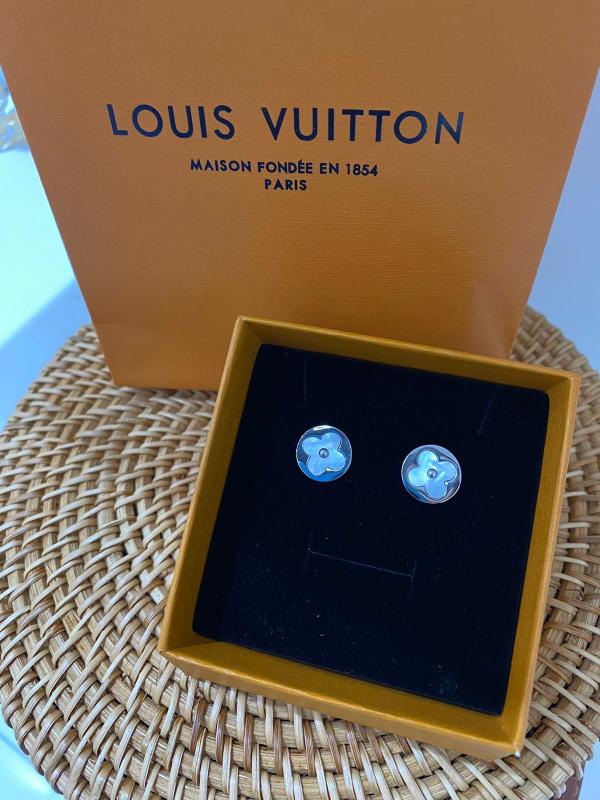 ARETES DE ACERO PLATEADOS  LOUIS VUITTON DISE&Ntilde;O FLOR