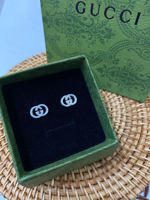 ARETES DE ACERO PLATEADOS GUCCI DISE&Ntilde;O PIEDRAS