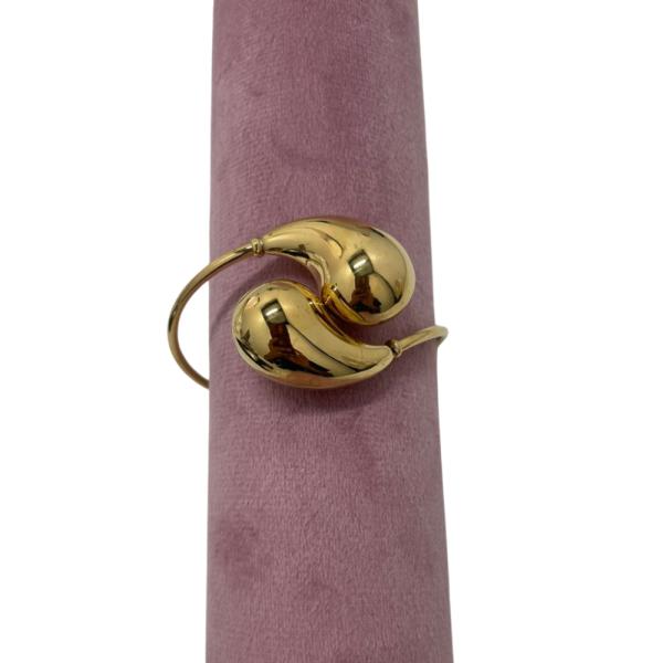 PULSERA  DE ACERO DISE&Ntilde;O GOTA  DORADO