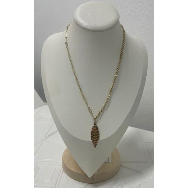 COLLAR DE ACERO DISE&Ntilde;O HOJA DORADO