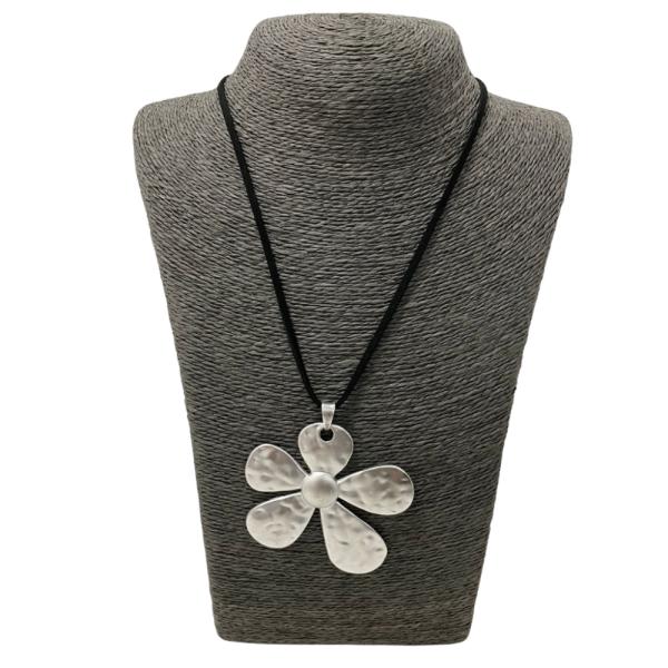 COLLAR BOHEMIO FLOR MARGARITA PLATEADA