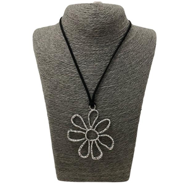 COLLAR BOHEMIO FLOR PLATEADO