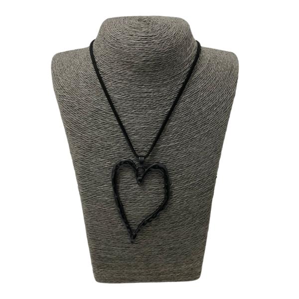 COLLAR BOHEMIO CORAZON NEGRO