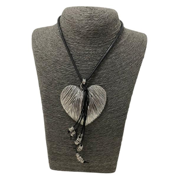 COLLAR BOHEMIO CORAZON LINEAS