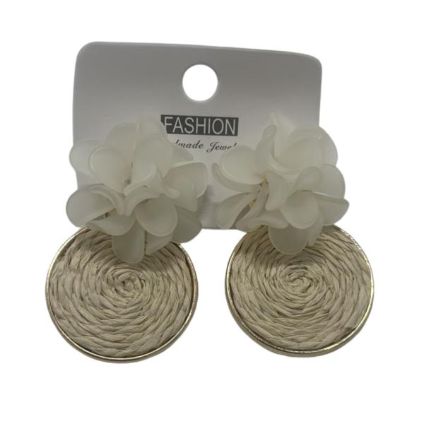 ARETES DE PLAYA DISE&Ntilde;O FLOR BLANCO