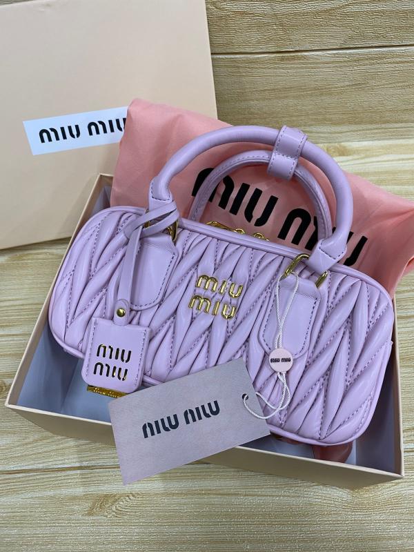 BOLSO MANO DISE&Ntilde;O ARCADIE MIU MIU LILA