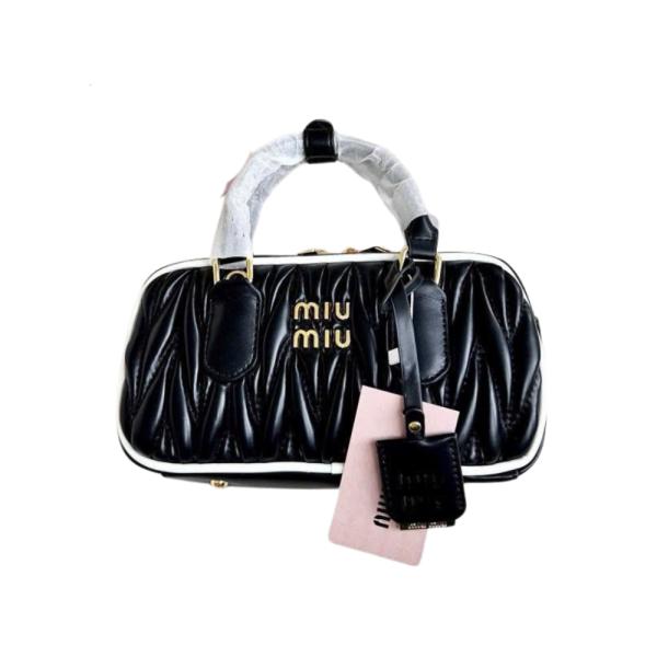 BOLSO MANO DISE&Ntilde;O ARCADIE MIU MIU NEGRO