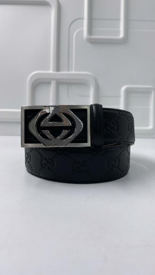 FAJA MARCA GUCCI HEBILLA PLATEADA ESTAMPADO GRANDE