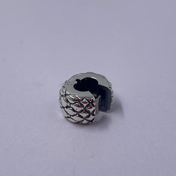 CHARM CLIP DE  TACHUELAS PANDORA CH01