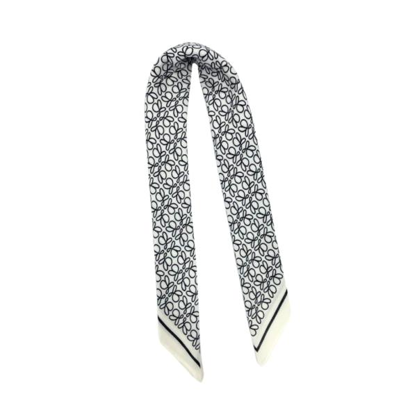 BANDANA CON ESTAMPADO MARCA LOEWE BLANCO