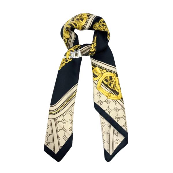 BANDANA 90x90 CON ESTAMPADO DE CADENAS CON BORLAS NEGRO