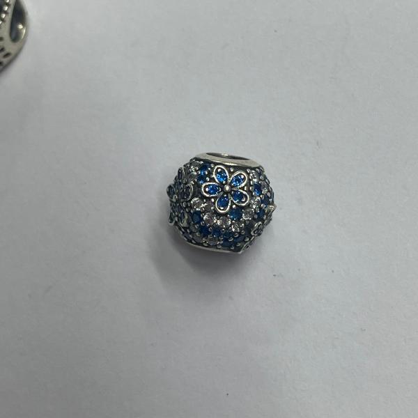 CHARM MARGARITA PAVE AZUL PANDORA CH02