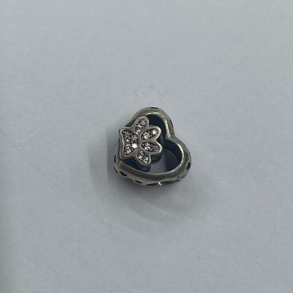 CHARM CORAZON CON HUELLITA BRILLANTE PANDORA CH02