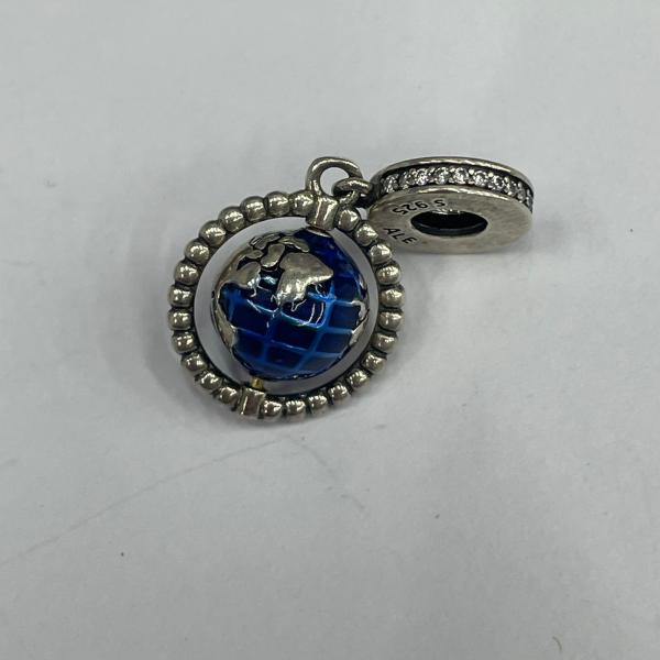 CHARM COLGANTE MUNDO GIRATORIO PANDORA CH01